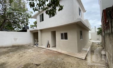 VENTA DE CASA CON RECAMARA EN PLANTA BAJA Y AMPLIO PATIO TRASERO