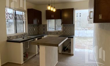 VENTA DE CASA CON RECAMARA EN PLANTA BAJA Y AMPLIO PATIO TRASERO