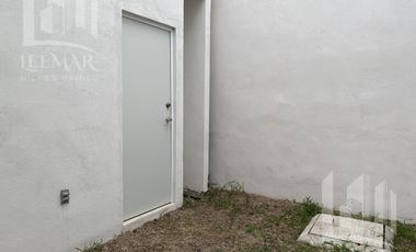Casa  Nuevas en  venta, de 3 recamaras y 2.5 baños, en fracc. Floresta