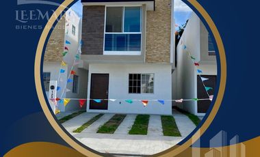 Casa  Nuevas en  venta, de 3 recamaras y 2.5 baños, en fracc. Floresta
