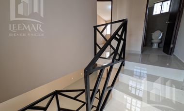 Casa en  Venta recien remodelada, en col. Manuel R. Díaz, Cd. Madero