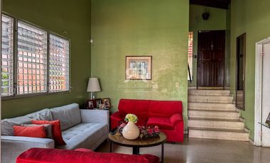 Amplia casa de una planta en Hato Pintado