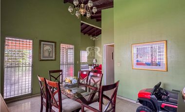 Amplia casa de una planta en Hato Pintado