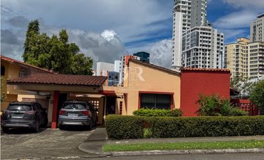 Amplia casa de una planta en Hato Pintado