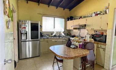 Amplia casa en Hato Pintado de 655m2