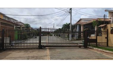 VENDO  CASA EN LA CHORRERA ALTOS DEL CAMPO