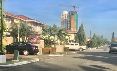 CASA EN CHANIS EN RESIDENCIAL CASTEL NOVO 282M2