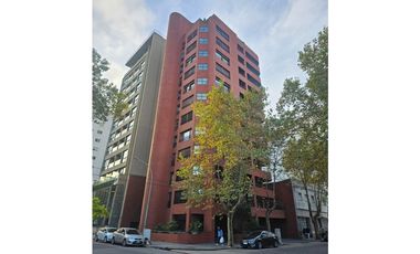 PISO 4 AMB c/ dependencia y Cochera fija cub. Edificio de catagoría.