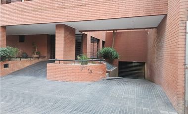PISO 4 AMB c/ dependencia y Cochera fija cub. Edificio de catagoría.