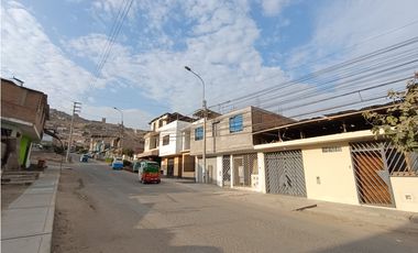 VILLA MARÍA DEL TRIUNFO - VENTA CASA CON COCHERA - ÁREA 160 m2