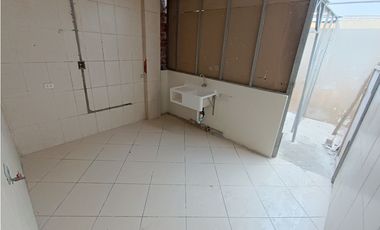 VILLA MARÍA DEL TRIUNFO - VENTA CASA CON COCHERA - ÁREA 160 m2