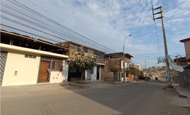 VILLA MARÍA DEL TRIUNFO - VENTA CASA CON COCHERA - ÁREA 160 m2
