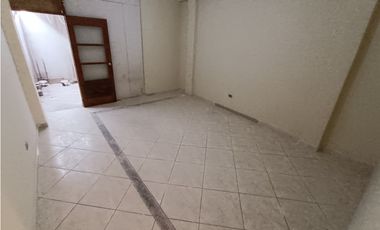 VILLA MARÍA DEL TRIUNFO - VENTA CASA CON COCHERA - ÁREA 160 m2