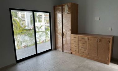Casa en Fraccionamiento en Paraíso Country Club Emiliano Zapata - CRB-1267-Fr*