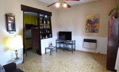 Casa 4 ambientes en venta Ezpeleta jardín y pileta
