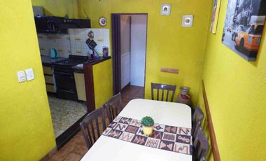 Casa 4 ambientes en venta Ezpeleta jardín y pileta