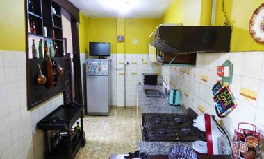 Casa 4 ambientes en venta Ezpeleta jardín y pileta