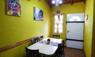 Casa 4 ambientes en venta Ezpeleta jardín y pileta