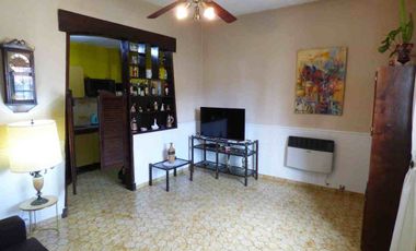 Casa 4 ambientes en venta Ezpeleta jardín y pileta