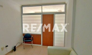 En Venta Oficina 3 privados + Recepcion