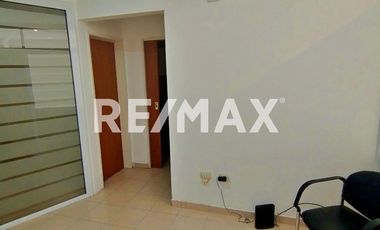 En Venta Oficina 3 privados + Recepcion