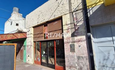 Venta local sobre Luis Beltran Neuquen capital