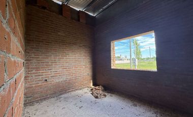 CASA EN CONTRUCCION CON GRAN TERRENO
