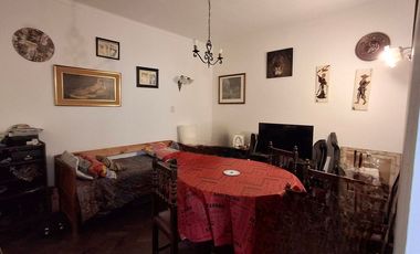 VENTA CASA 4 AMBIENTES CON DEPARTAMENTO Y GARAGE