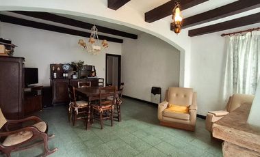 VENTA CASA 4 AMBIENTES CON DEPARTAMENTO Y GARAGE