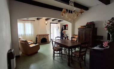 VENTA CASA 4 AMBIENTES CON DEPARTAMENTO Y GARAGE