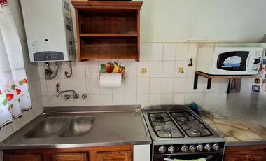 VENTA CASA 4 AMBIENTES CON DEPARTAMENTO Y GARAGE