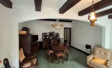 VENTA CASA 4 AMBIENTES CON DEPARTAMENTO Y GARAGE