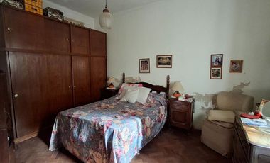 VENTA CASA 4 AMBIENTES CON DEPARTAMENTO Y GARAGE