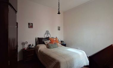 VENTA CASA 4 AMBIENTES CON DEPARTAMENTO Y GARAGE