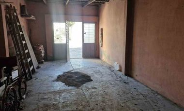 Casa a refaccionar sobre Av. 122 esq 69
