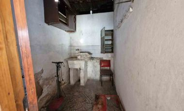 Casa a refaccionar sobre Av. 122 esq 69
