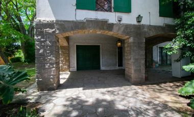 Casas en venta en Villa Elisa con 4 dormitorios