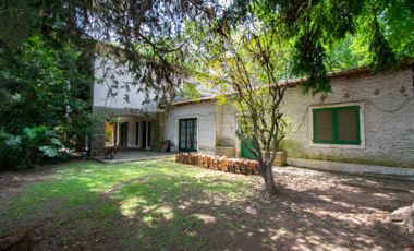 Casas en venta en Villa Elisa con 4 dormitorios