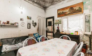 Venta en BLOCK de Casa, local  y garage a RECICLAR
