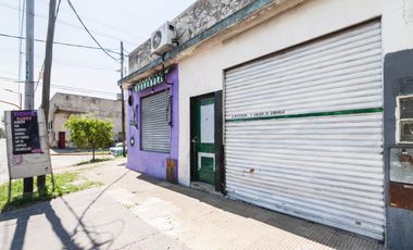 Venta en BLOCK de Casa, local  y garage a RECICLAR