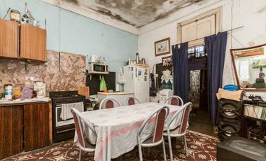 Venta en BLOCK de Casa, local  y garage a RECICLAR