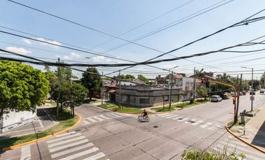 Venta en BLOCK de Casa, local  y garage a RECICLAR