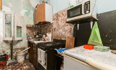 Venta en BLOCK de Casa, local  y garage a RECICLAR