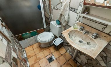 Venta en BLOCK de Casa, local  y garage a RECICLAR