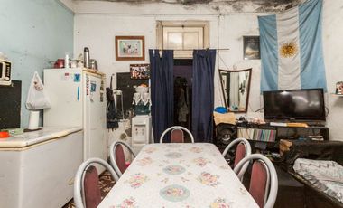 Venta en BLOCK de Casa, local  y garage a RECICLAR