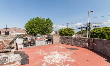Venta en BLOCK de Casa, local  y garage a RECICLAR