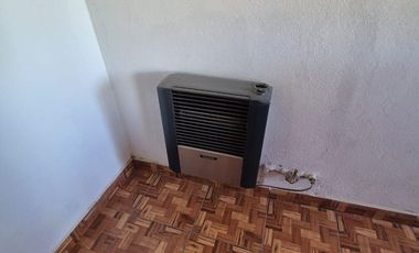 CASA EN VENTA, 2 DORMITORIOS, PLOTTIER.