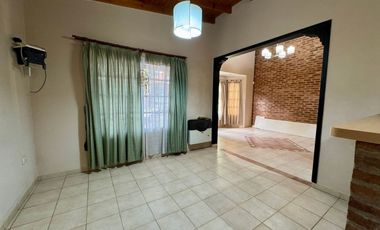 CASA EN VENTA 5 AMBIENTES  ALEJANDRO KORN