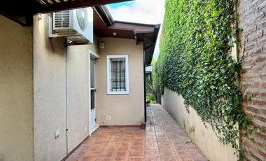 CASA EN VENTA 5 AMBIENTES  ALEJANDRO KORN