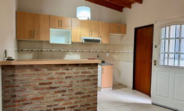 CASA EN VENTA 5 AMBIENTES  ALEJANDRO KORN